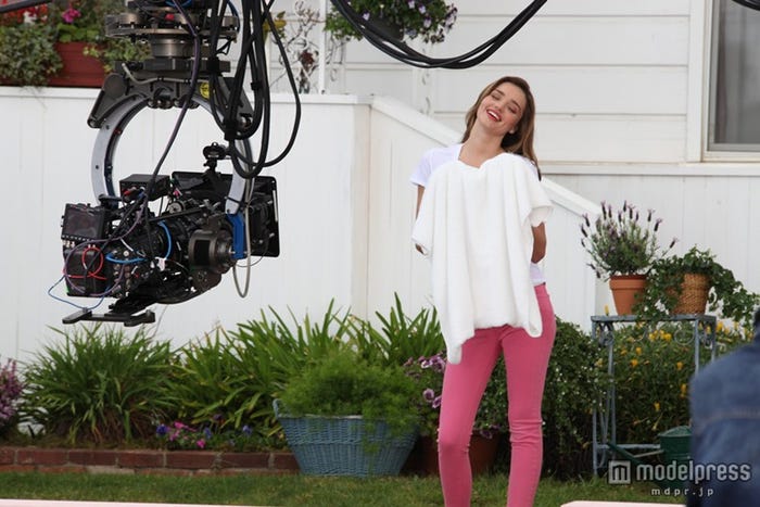 ミランダ・カー/新CM「ボールド かわいい満載篇」のメイキング