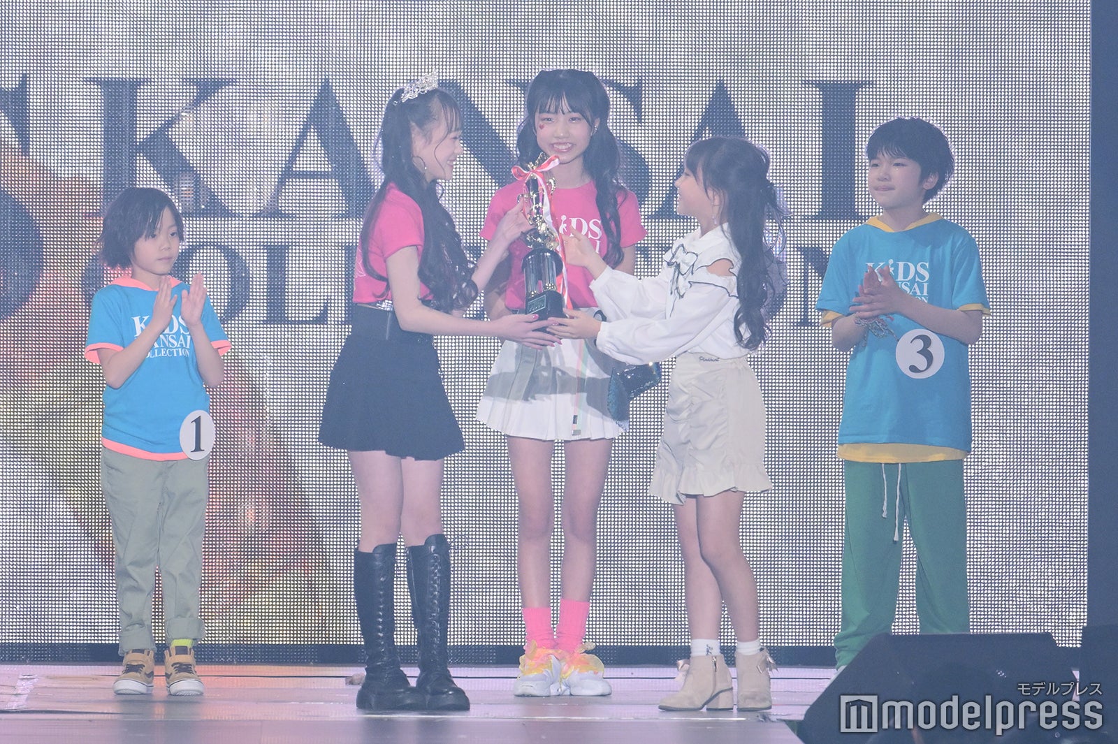 グランプリ受賞時の様子（C）モデルプレス