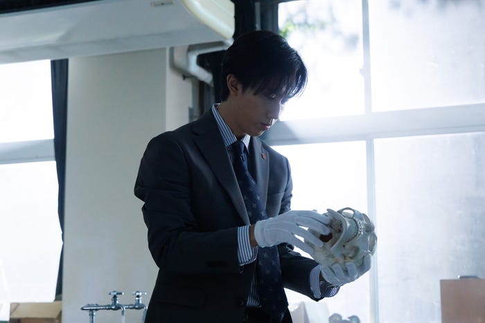 阿部亮平「GO HOME~警視庁身元不明人相談室~」第1話より(C)日本テレビ