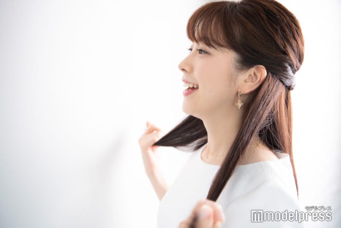 三上真奈アナウンサー(C)モデルプレス