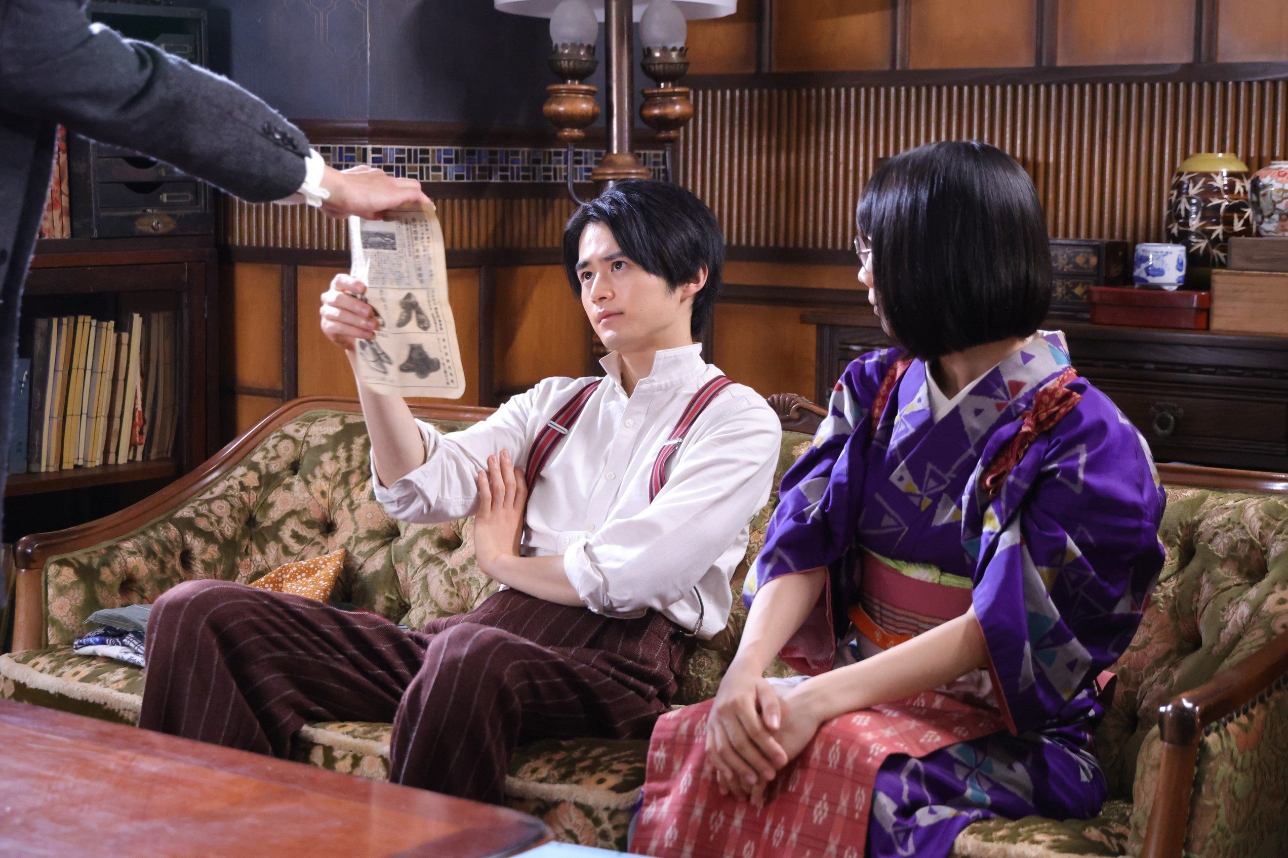 鈴鹿央士、松本穂香「嘘解きレトリック」第3話（C）フジテレビ