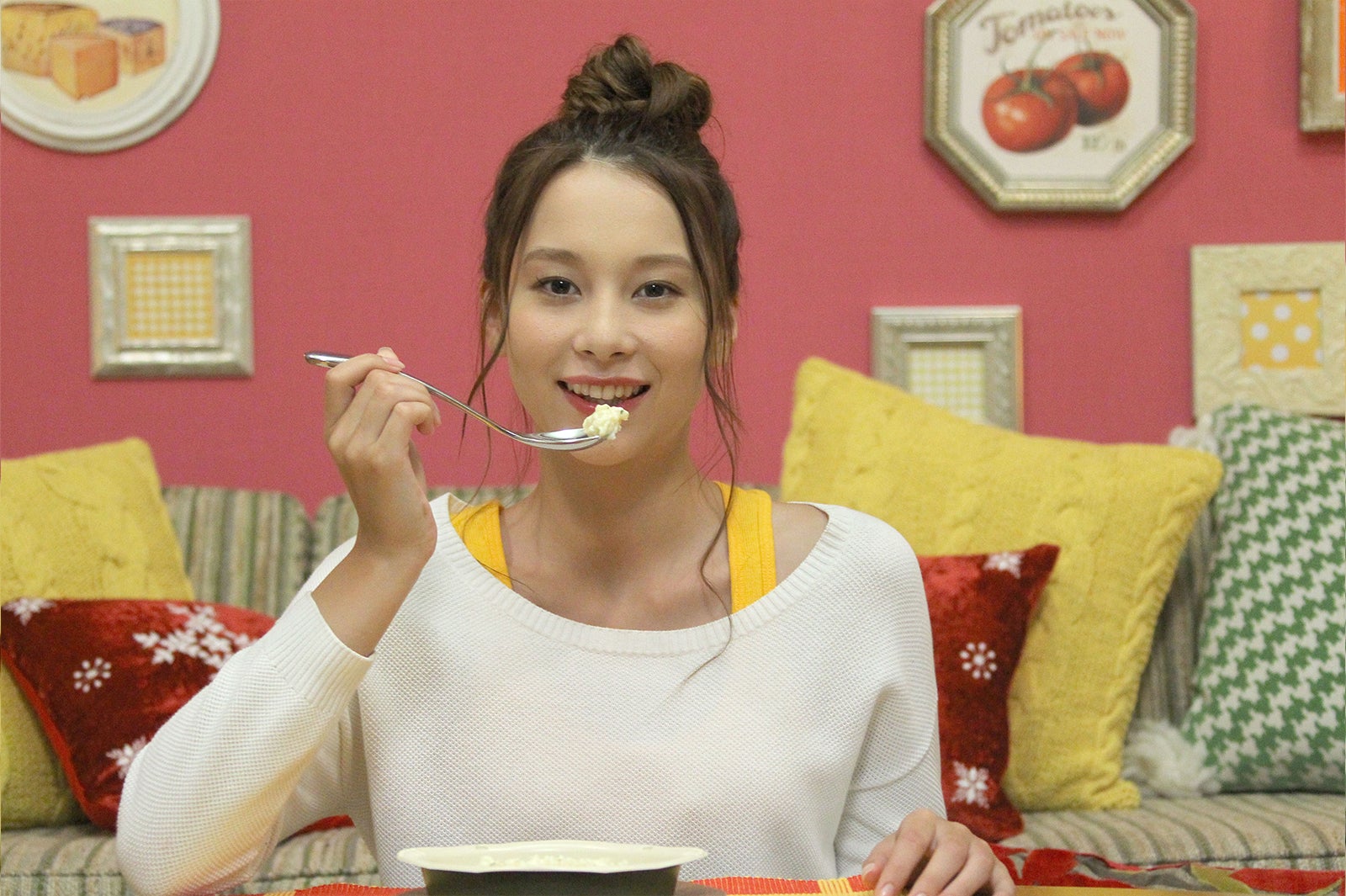 Web CMに出演（C）提供写真