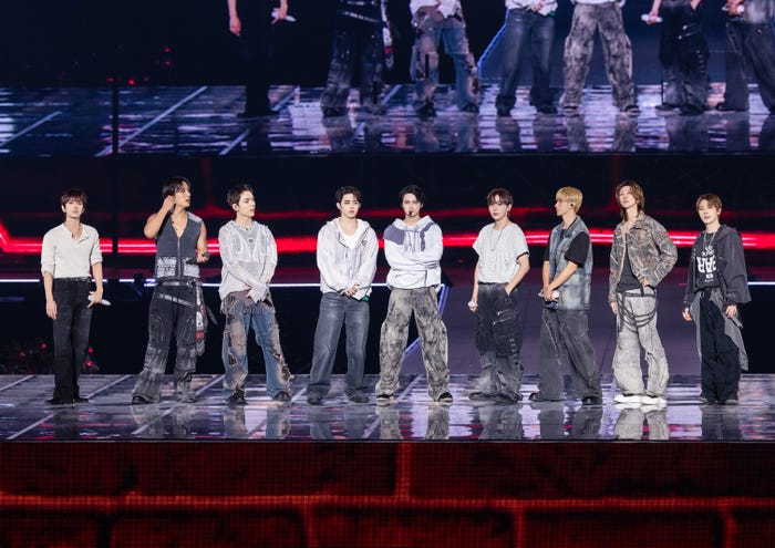 SEVENTEEN(P)&(C)PLEDIS Entertainment