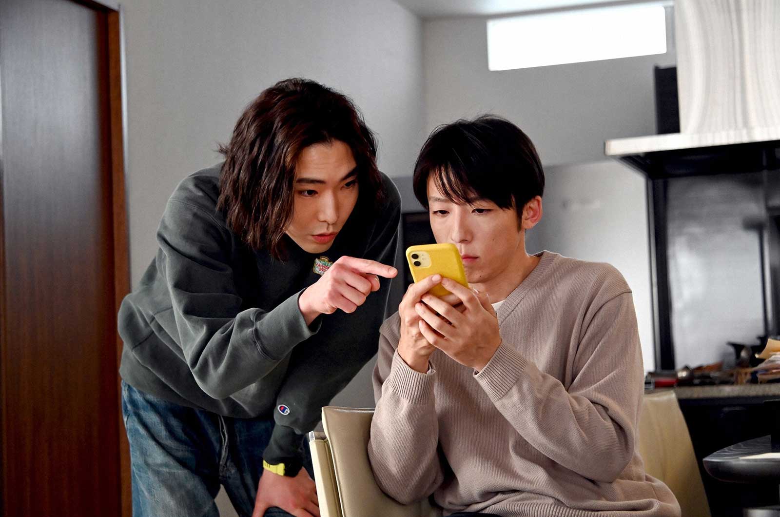 柄本佑、高橋一生「天国と地獄 ～サイコな2人～」第7話より（C）TBS