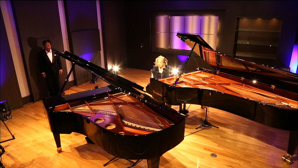 フジコ・ヘミングの前で超難曲に挑む（C）TBS