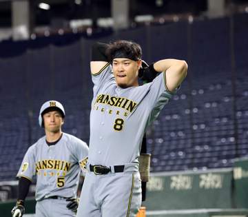 阪神・佐藤輝 快幕デモ弾 推定150メートル衝撃アーチ「やっと始まる」「いい結果を残したい」