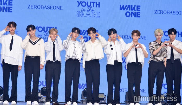 ZEROBASEONE(左から)キム・ギュビン、キム・ジウン、ソク・マシュー、ハン・ユジン、チャン・ハオ、ソン・ハンビン、キム・テレ、リッキー、パク・ゴヌク(C)モデルプレス