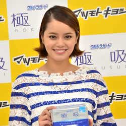 モデルプレス - 岸本セシル、ミニワンピで美脚披露も「ぽちゃモです」