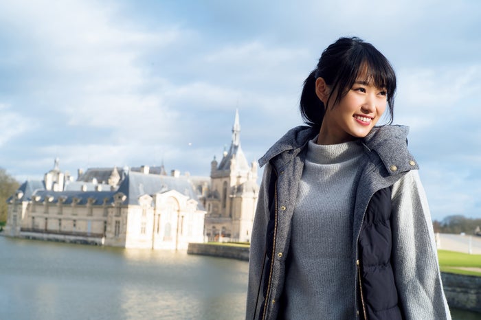 欅坂46菅井友香 水着にランジェリー 美くびれ初公開 ファースト写真集で フランス旅行 モデルプレス