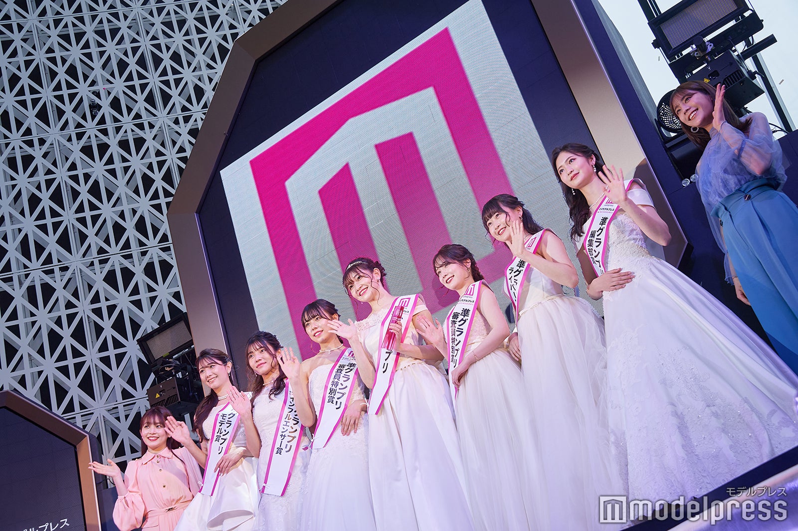 「ミスモデルプレス」「ミスターモデルプレス」表彰式の様子 （C）モデルプレス