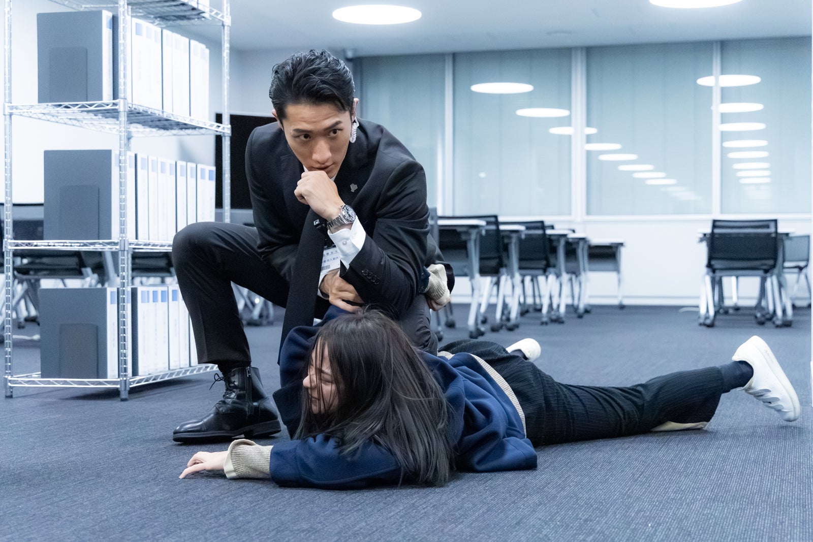 Amazon.co.jp: 恋する警護24時 DVD-BOX [DVD] : 岩本照, 白石