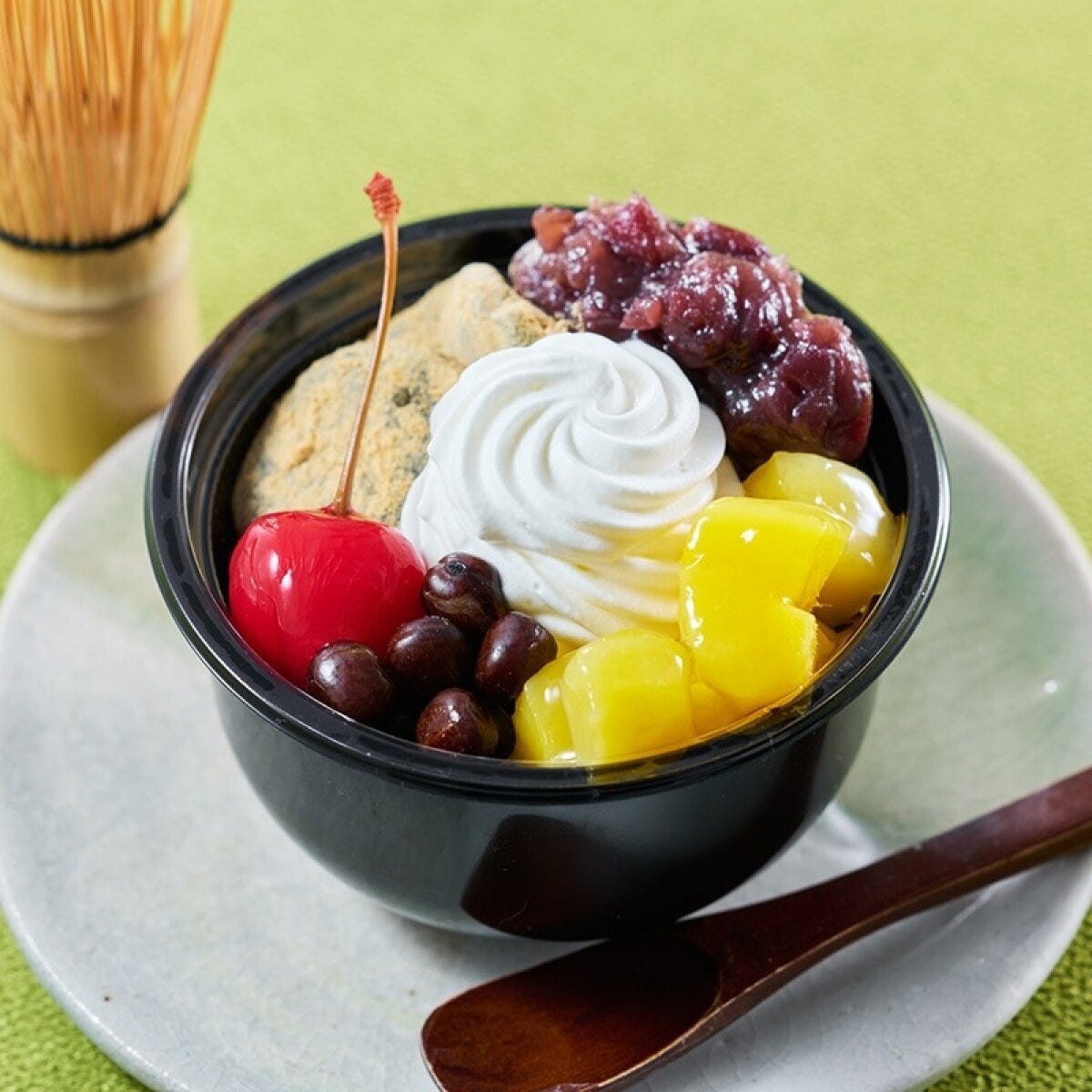 シャトレーゼ 宇治抹茶わらび餅のクリームあんみつ シャトレーゼ 宇治抹茶わらび餅のクリームあんみつ