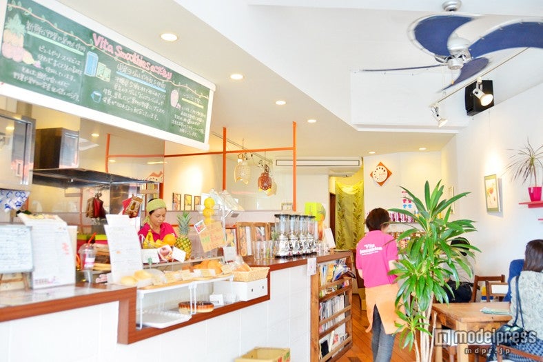 明るくて居心地の良い店内