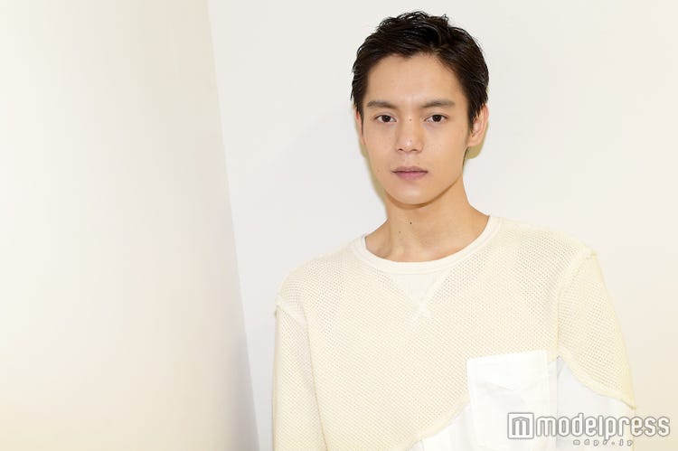 窪田正孝 キスマイ藤ヶ谷太輔を ハグ で全力応援 すごく勉強になる 超カッコいい は誰の手に キスブサ 潜入インタビュー モデルプレス 窪田正孝 キスマイ藤ヶ谷太輔を ハグ で全力応援 すごく勉強になる 超カッコいい は誰の手に キスブサ 潜入インタビュー モデルプレス