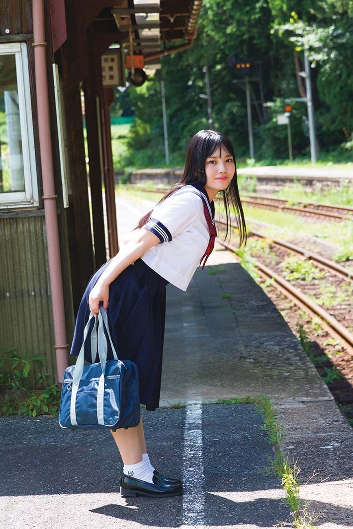 鈴原すず／撮影：Takeo