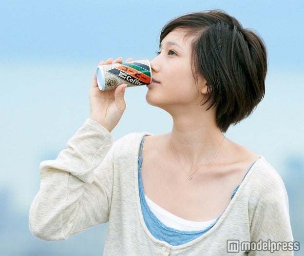 「ダイドーブレンドコーヒー」CMに出演している本田翼