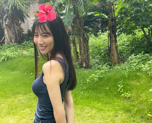 日向坂46河田陽菜、タンクトップ姿のおちゃめなオフショット<1st写真集「思い出の順番」>