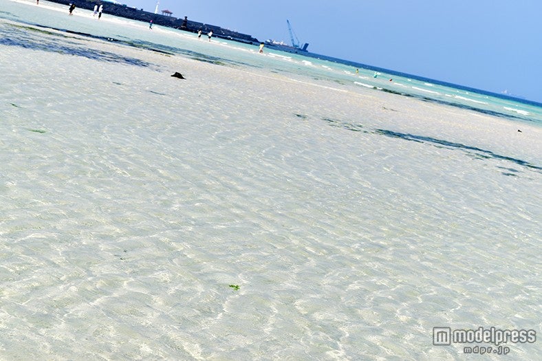 透明な海と真っ白なヨイドビーチ（C）モデルプレス