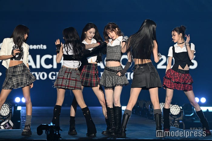 izna(C)モデルプレス