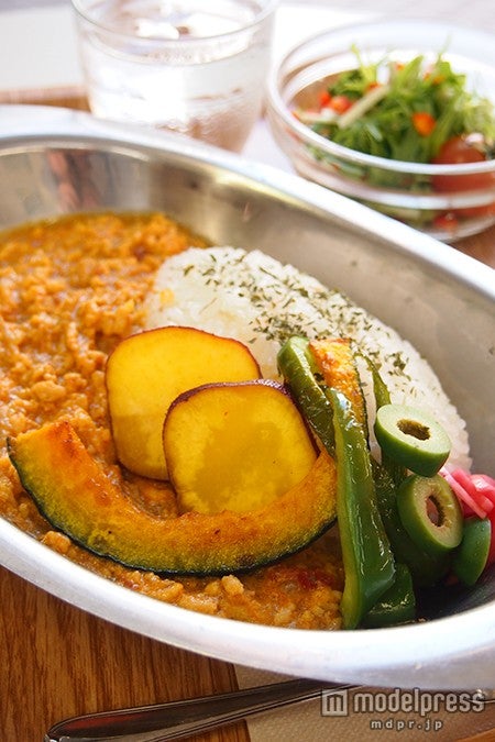 旬の地元野菜がゴロゴロ入った手作りココナッツカレー「島カレー」650円