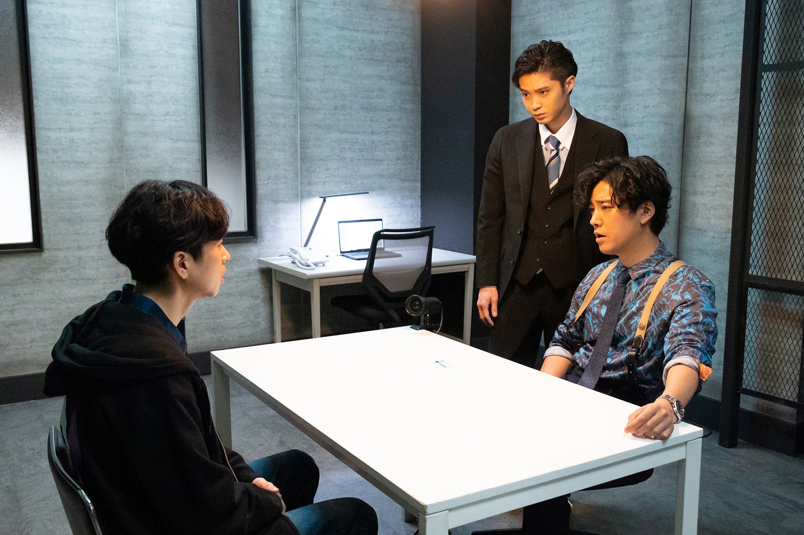 磯村勇斗、桐谷健太「ケイジとケンジ、時々ハンジ。」第2話より（C）テレビ朝日