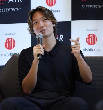 ミス同志社美人アナが日本代表・板倉滉と2ショ公開→「可愛すぎる♥」「お似合い」「超絶可愛い」イベントで司会「貴重なお話を」