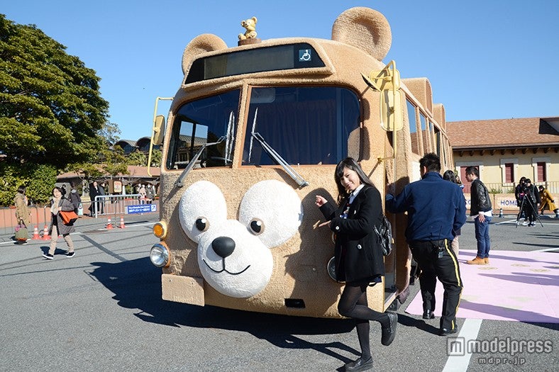 ダッフィーバス／モデル：矢内美麻理