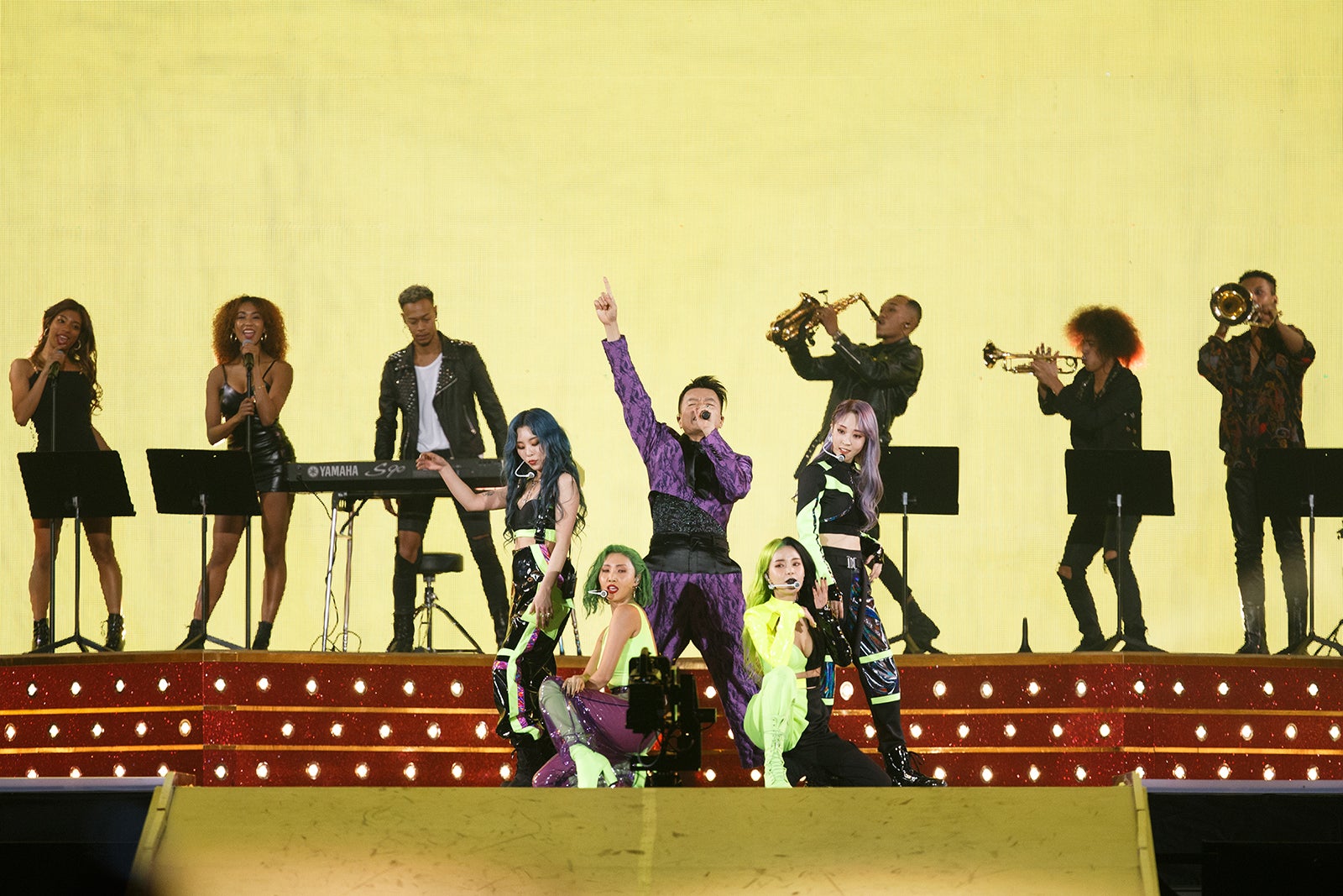 J.Y. Park、MAMAMOO（2019）（C）CJ ENM Co., Ltd, All Rights