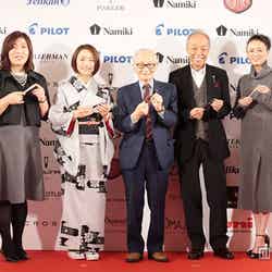 今年度の受賞者（左から）林真理子氏、上村愛子氏、畑正憲氏、谷村新司、国生さゆり