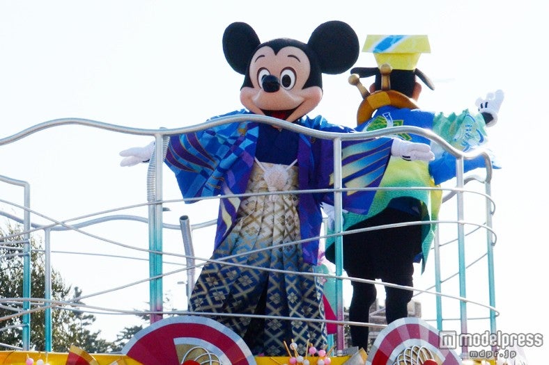 ディズニーランド「ニューイヤーズ・グリーティング」