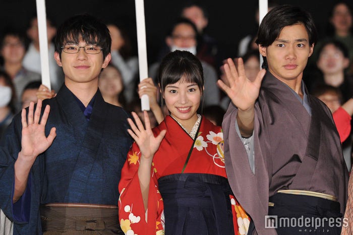 (左から)真剣佑、広瀬すず、野村周平(C)モデルプレス