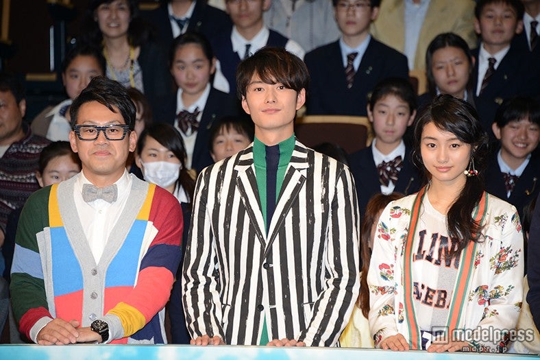 （左より）宮川大輔、岡田将生、忽那汐里