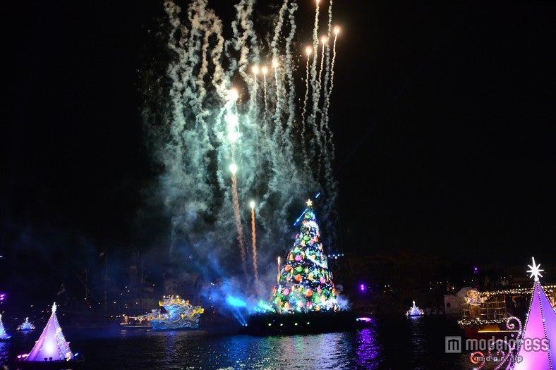 「カラー・オブ・クリスマス」華やかなフィナーレ