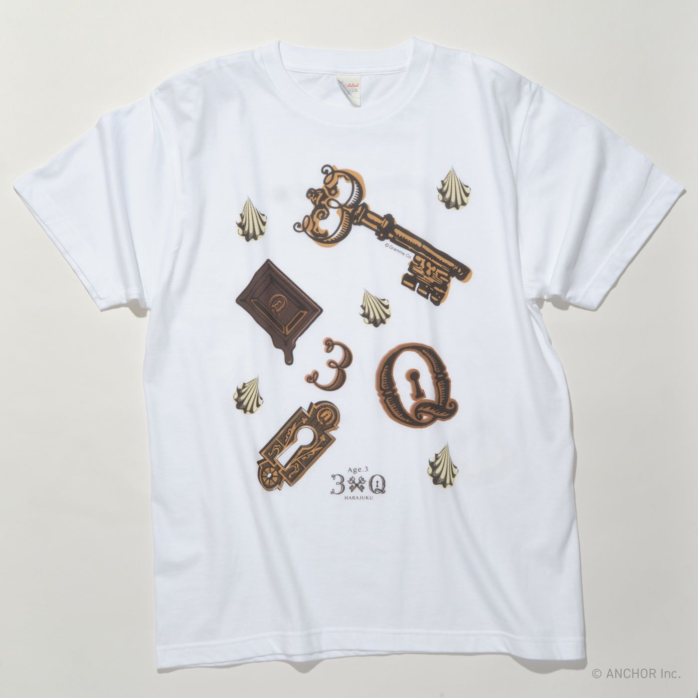 Age.3×Q限定グッズ・Tシャツ／提供画像