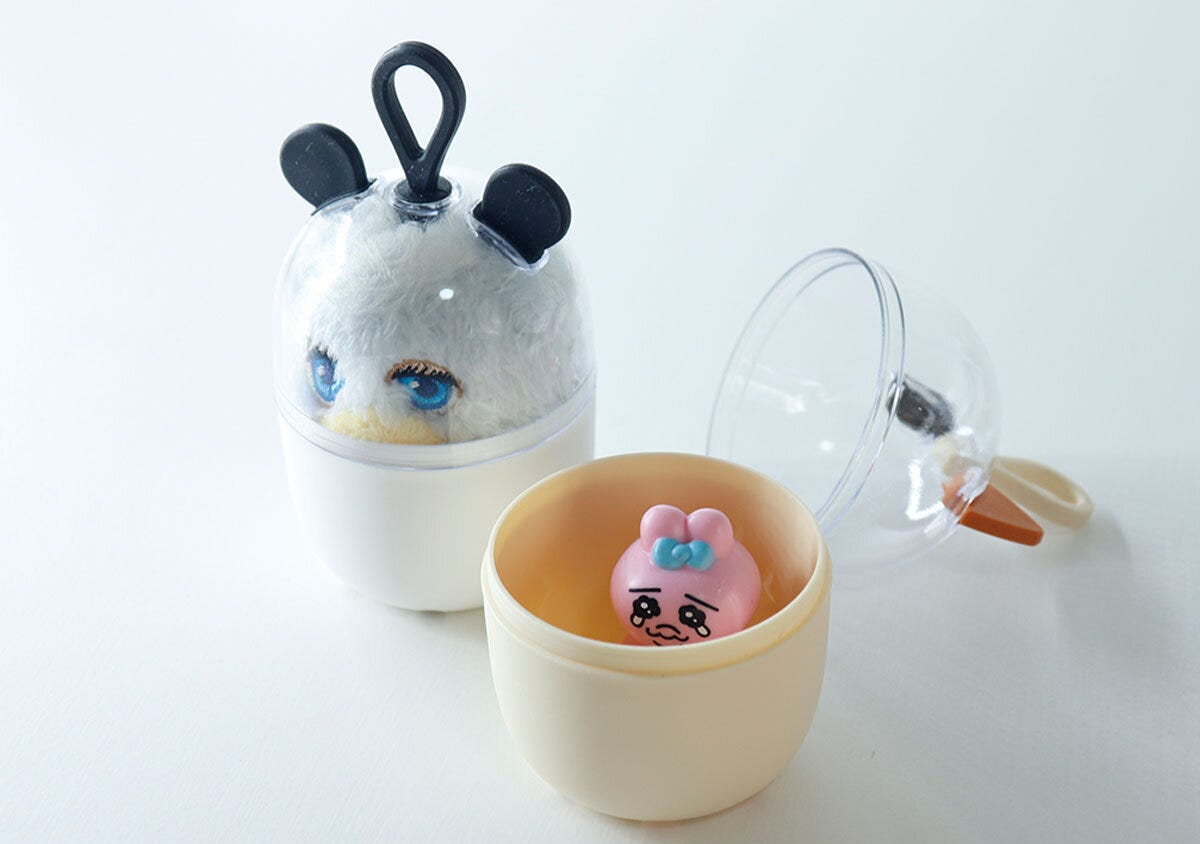 アニマルケースにぬいぐるみとミニフィギュアを入れた様子
