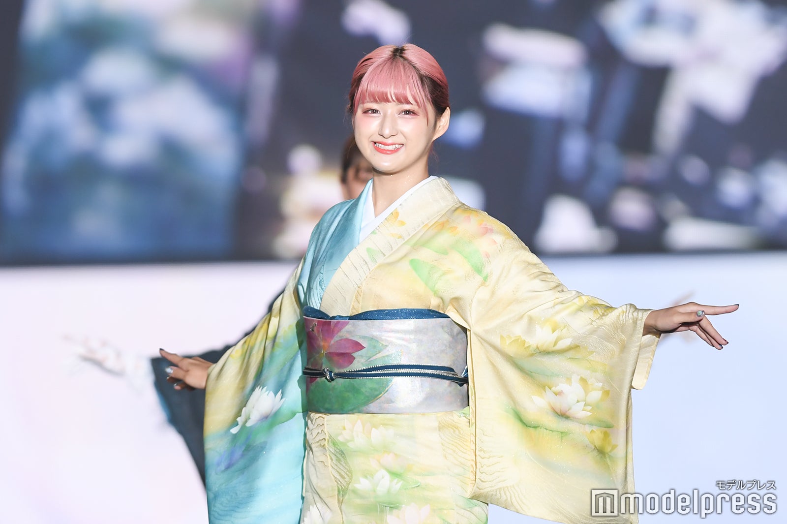 しなこ（C）モデルプレス