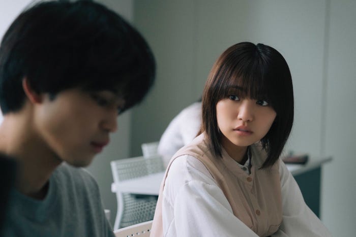 中田圭祐、大原優乃「さよならモノトーン」より(C)2023「さよならモノトーン」製作委員会
