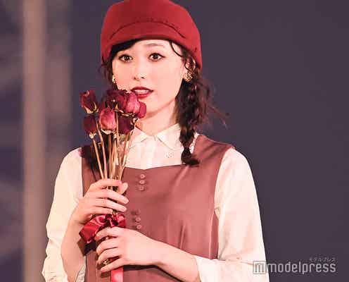 福原遥、レトロ赤ワンピで可愛らしさ全開<TGC2020A/W ONLINE>