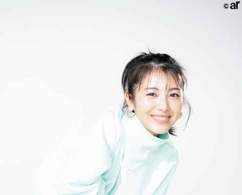 浜辺美波、輝く美腿披露