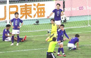 U21大岩ジャパンは16年ぶり金メダルならず 大岩監督「非常に悔しい」韓国に0-1惜敗で3大会連続銀メダル 選手ぼう然、ピッチに倒れこむ 韓国は4連覇で兵役免除 3万人超観客も無念