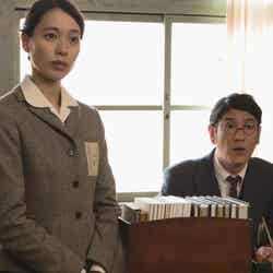 戸田恵梨香（左）（C）映画『あの日のオルガン』製作委員会