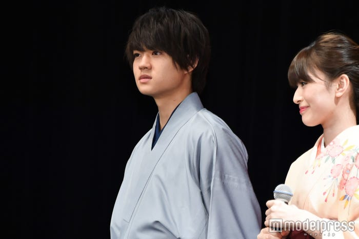 映画「ちはやふる-結び-」の完成披露試写会舞台挨拶に登壇した佐野勇斗 (C)モデルプレス