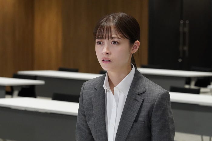 橋本環奈「トクメイ!警視庁特別会計係」最終話より(C)カンテレ