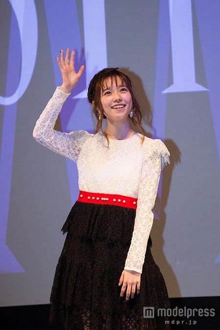 AKB48島崎遥香、ヨーロッパデビュー フランス語披露で熱狂の渦に（C）2015『劇場霊』製作委員会【モデルプレス】