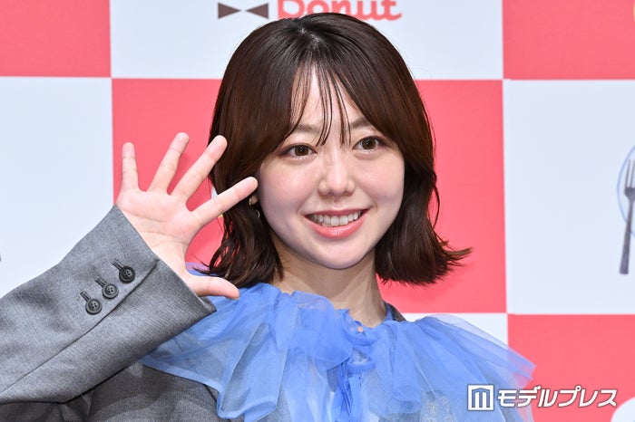 【AKB48柏⽊由紀卒コン】妊娠中・峯岸みなみ、指原莉乃と登場で「Choose me！」歌唱