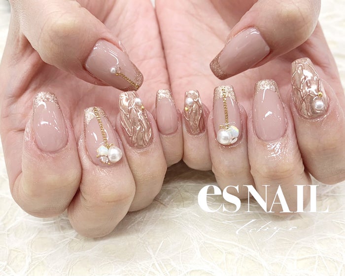 定番フレンチネイル特集 大人可愛いアレンジ【プレゼント企画あり】（画像提供：esNAIL）