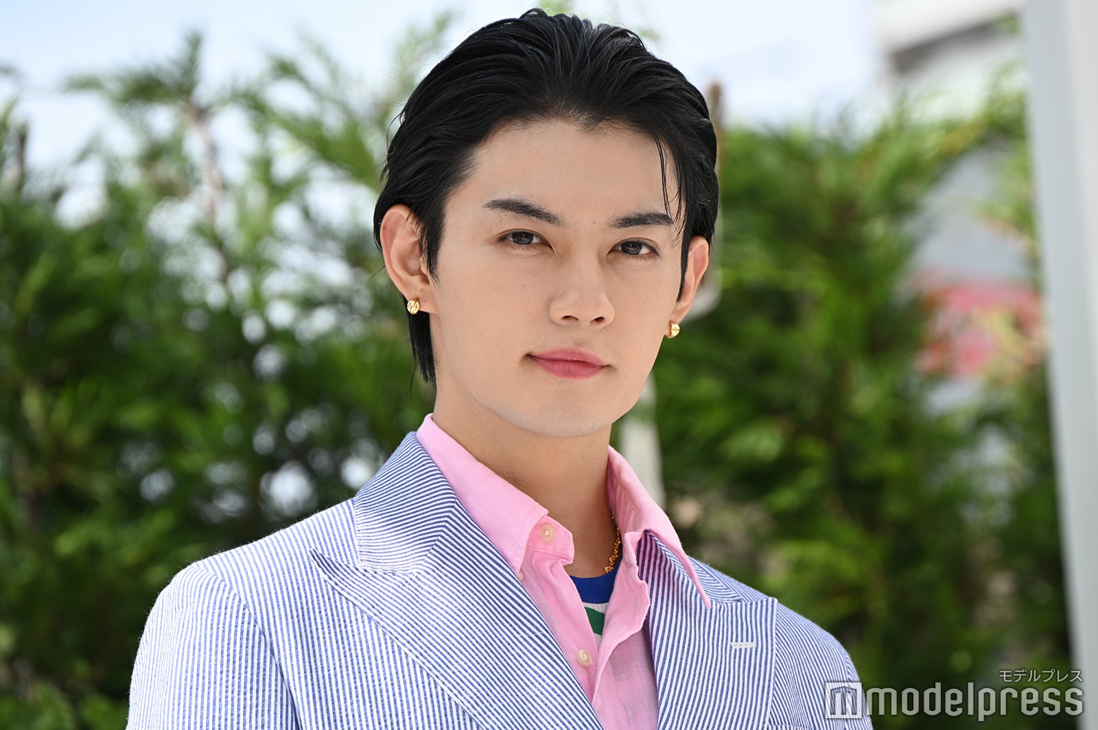 M!LK 佐野勇斗 太なら1細なら2入るリップケース！ M!LK佐野勇斗、山中柔太朗とのクールな魅力あふれる2SHOTに「2人