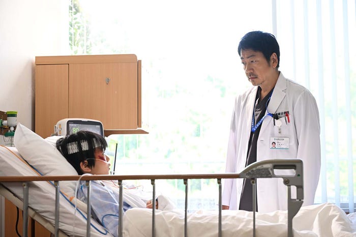 (左から)森優理斗、大森南朋「マウンテンドクター」第3話より(C)カンテレ