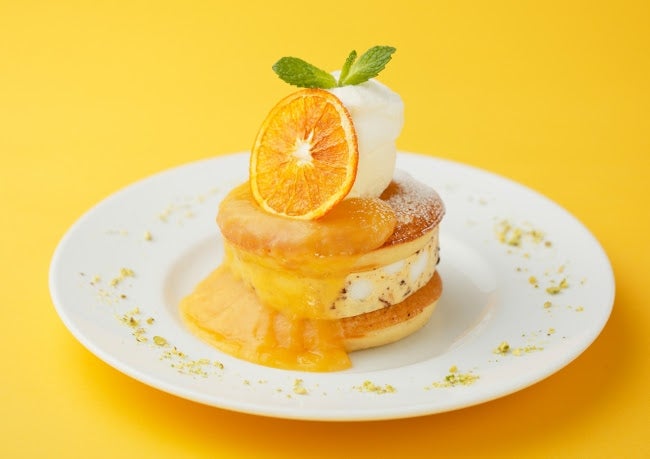 オレンジチョコチップマシュマロサンドパンケーキ／画像提供：コンテンポラリープランニングセンター
