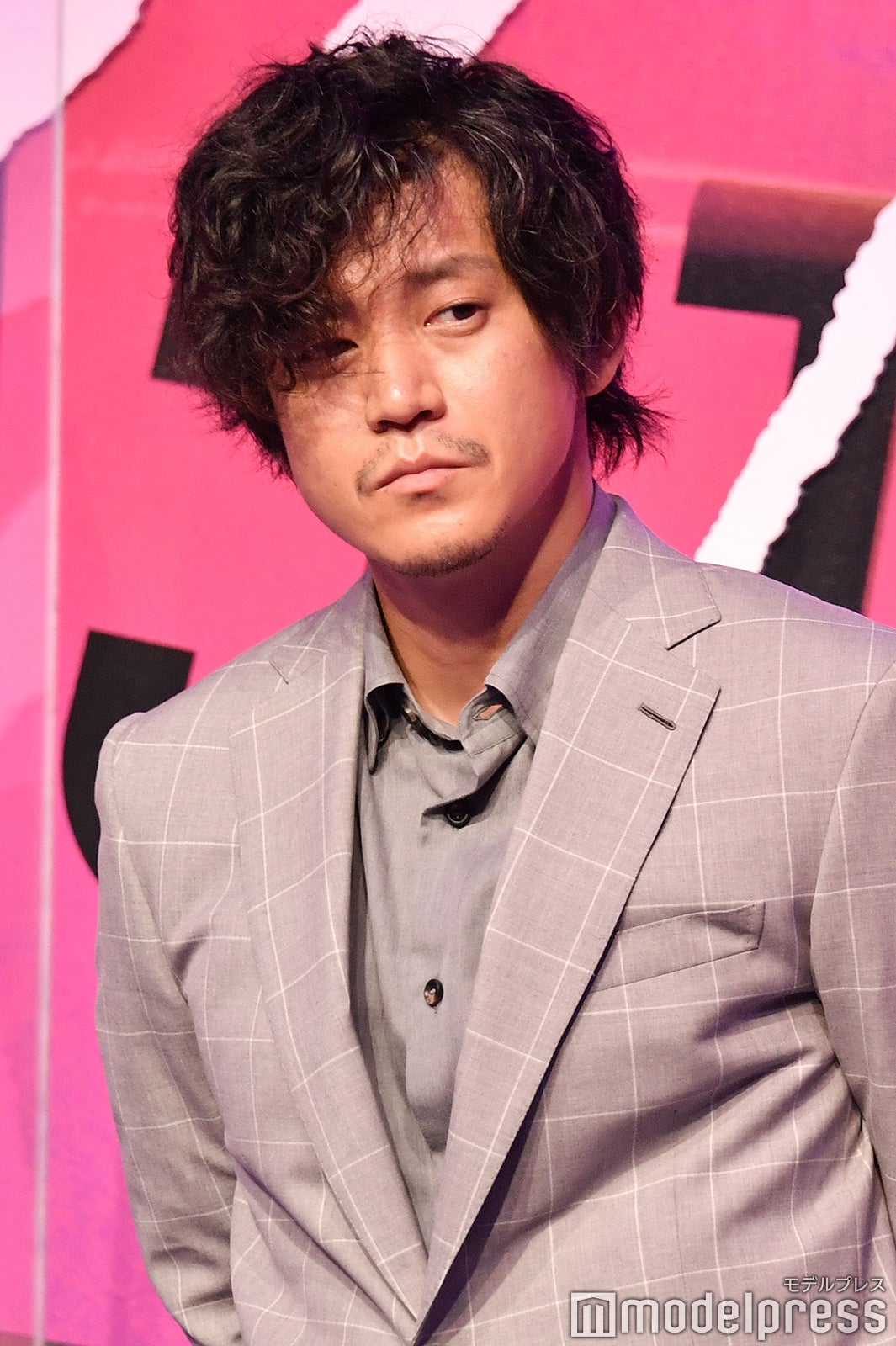 小栗旬（C）モデルプレス